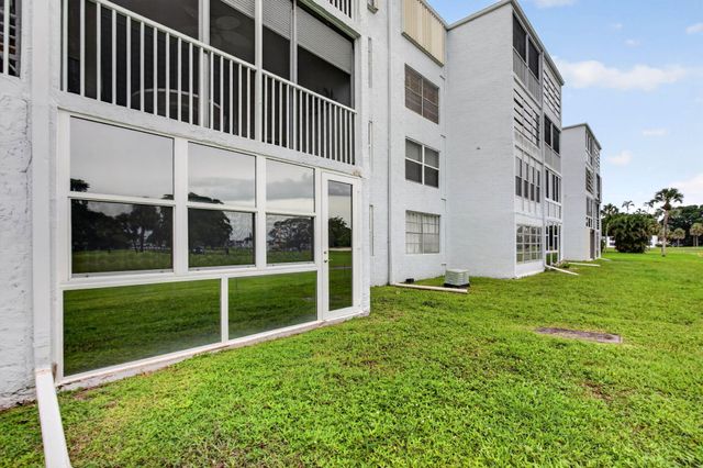 7640 NW 18TH Street 105, Margate, FL 33063