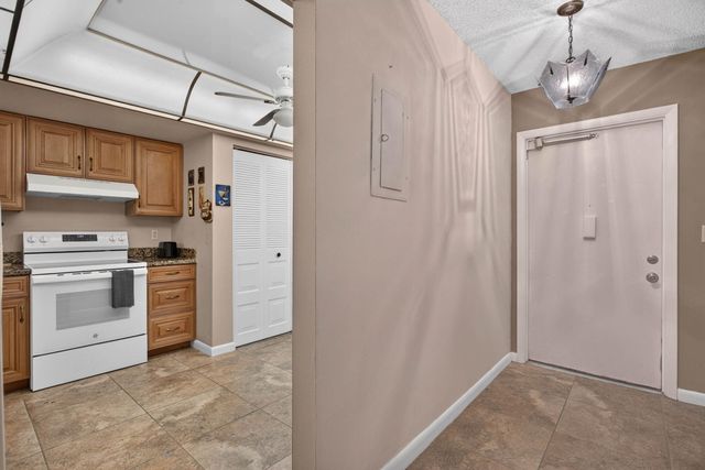 7640 NW 18TH Street 105, Margate, FL 33063