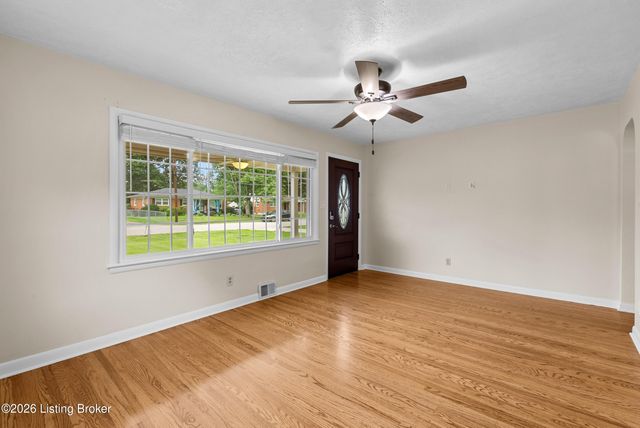3213 Rosewedge Way, Louisville, KY 40216