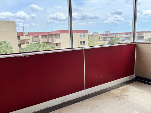 403 NW 68th Ave 502, Plantation, FL 33317