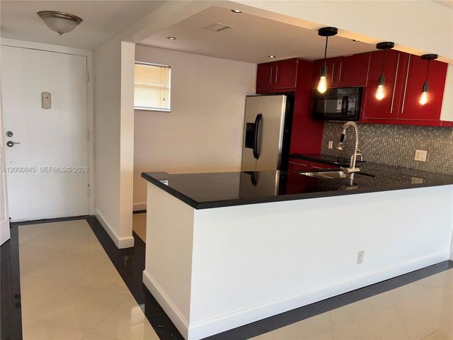 403 NW 68th Ave 502, Plantation, FL 33317