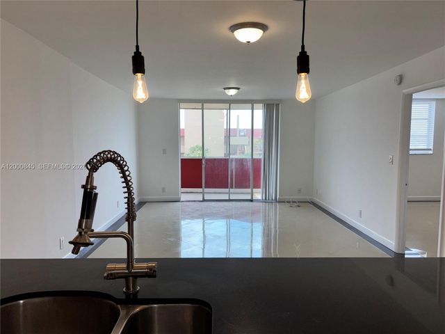 403 NW 68th Ave 502, Plantation, FL 33317