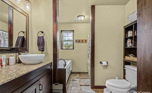 15075 Prairie Grove Lake Road, Prairie Grove, AR 72753