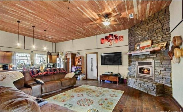 15075 Prairie Grove Lake Road, Prairie Grove, AR 72753