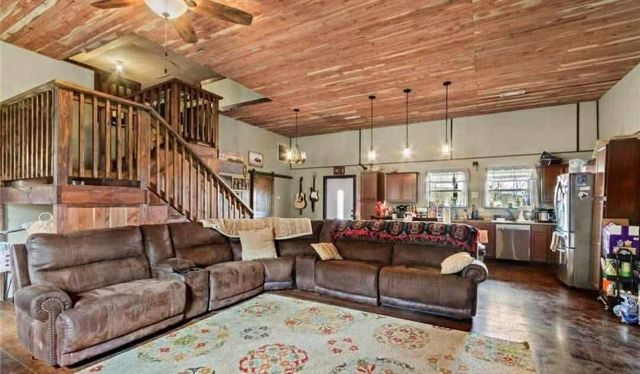 15075 Prairie Grove Lake Road, Prairie Grove, AR 72753