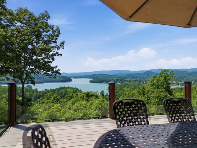 44 Eagles View Way, Hayesville, NC 28904