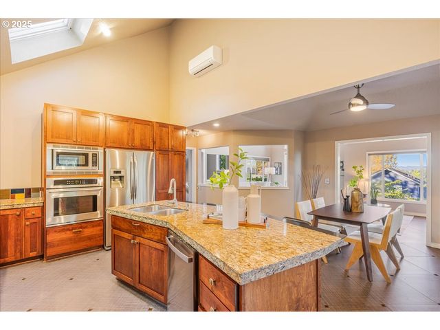 8770 Sw 71ST Pl, Portland, OR 97223