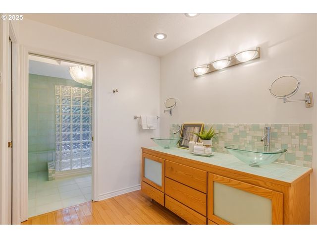 8770 Sw 71ST Pl, Portland, OR 97223