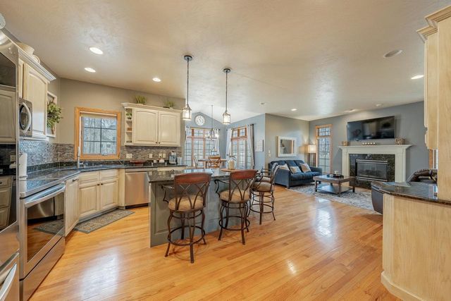 2230 E ELMVIEW DRIVE, Appleton, WI 54915