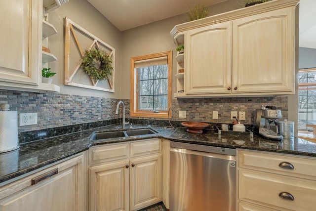 2230 E ELMVIEW DRIVE, Appleton, WI 54915