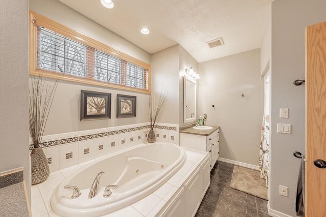 2230 E ELMVIEW DRIVE, Appleton, WI 54915