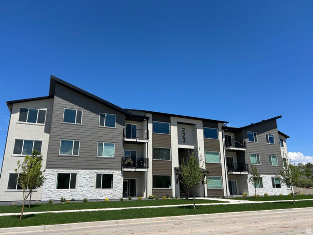 6539 W 7000 S, West Jordan, UT 84081
