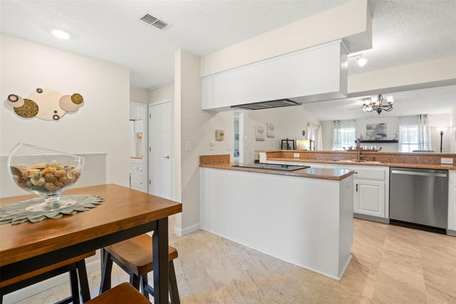 2020 DOVER COURT, Oldsmar, FL 34677