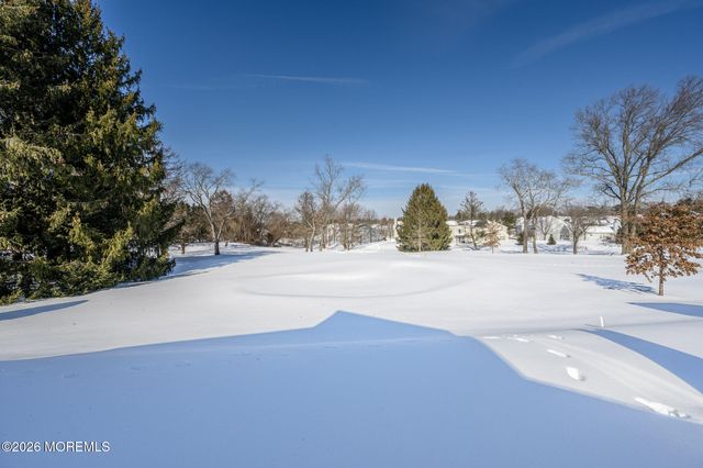 17 Inwood Terrace, Freehold, NJ 07728