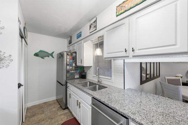 6813 Porcher Dr Apt 14, Myrtle Beach, SC 29572