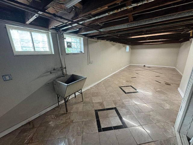 3030 N 48th STREET, Milwaukee, WI 53210