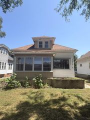 3030 N 48th STREET, Milwaukee, WI 53210
