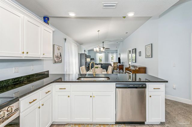 8046 Westpointe Ln, Pensacola, FL 32506