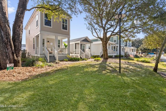 2207 Government Street, 11, Ocean Springs, MS 39564