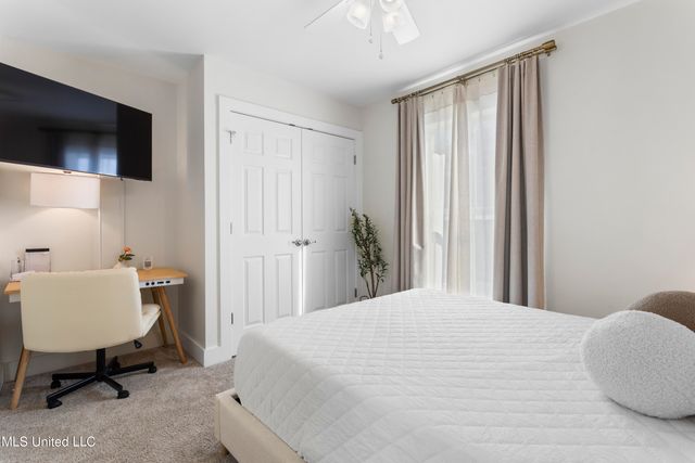 2207 Government Street, 11, Ocean Springs, MS 39564