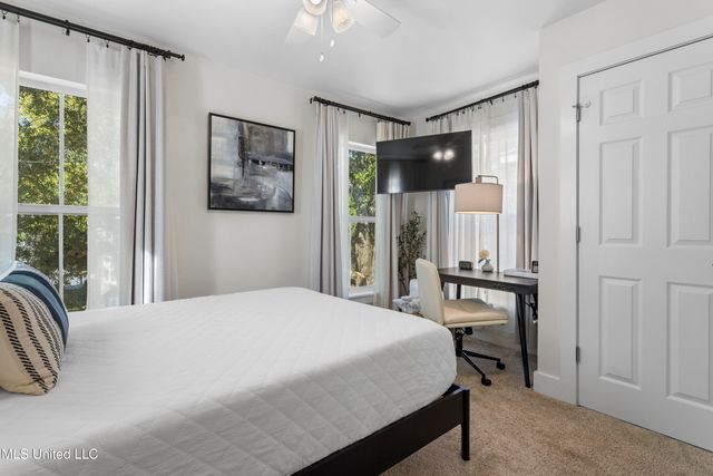 2207 Government Street, 11, Ocean Springs, MS 39564