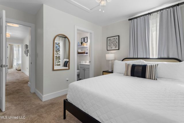 2207 Government Street, 11, Ocean Springs, MS 39564