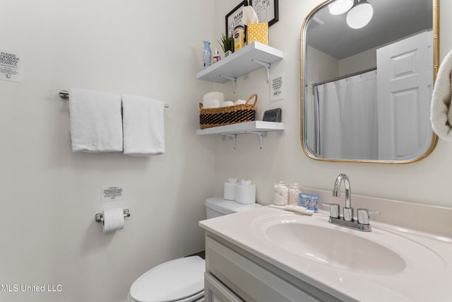 2207 Government Street, 11, Ocean Springs, MS 39564