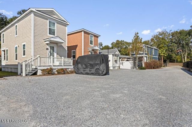 2207 Government Street, 11, Ocean Springs, MS 39564