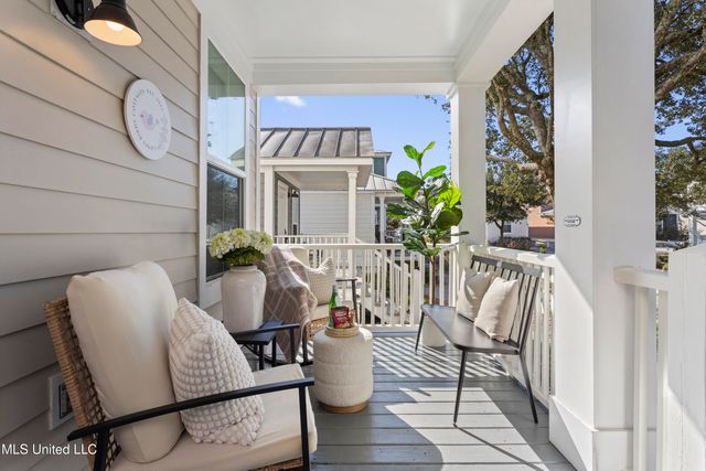 2207 Government Street, 11, Ocean Springs, MS 39564