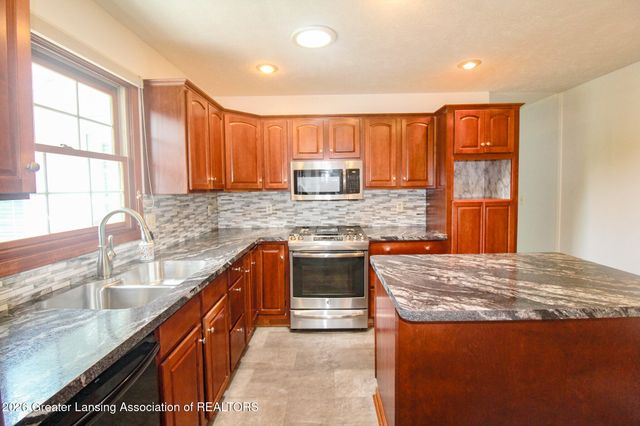 1036 N Crandell Drive, Charlotte, MI 48813