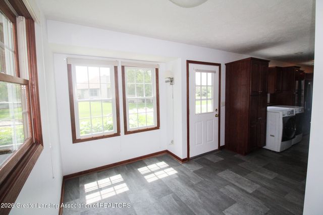 1036 N Crandell Drive, Charlotte, MI 48813