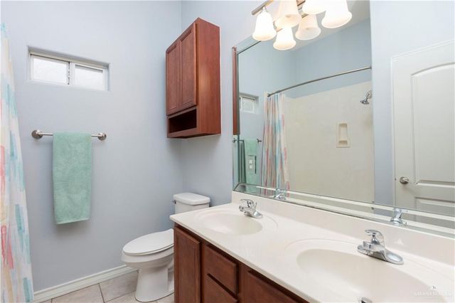 708 S Excalibur Street, Edinburg, TX 78539