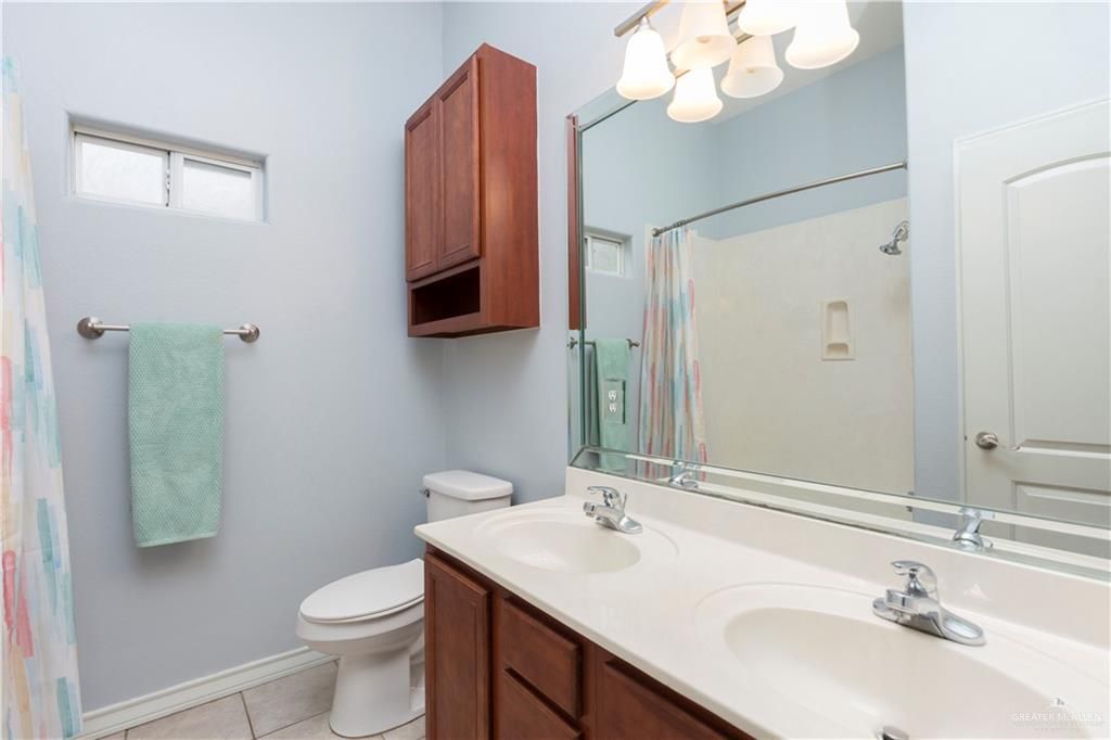 Image 14 of property listing at 708 S Excalibur Street, Edinburg, TX 78539