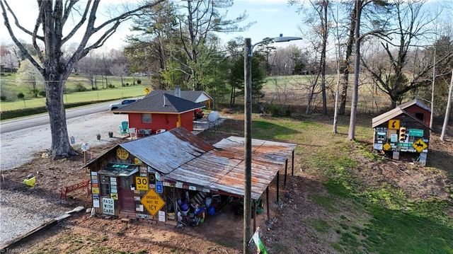 4797 Rockford Road, Dobson, NC 27017