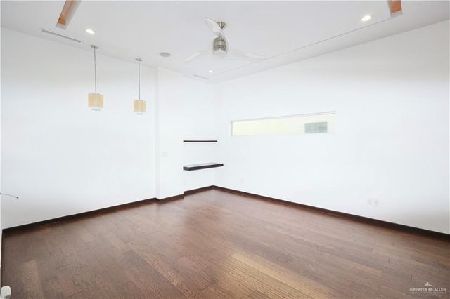 302 Grovewood Avenue, Mission, TX 78572