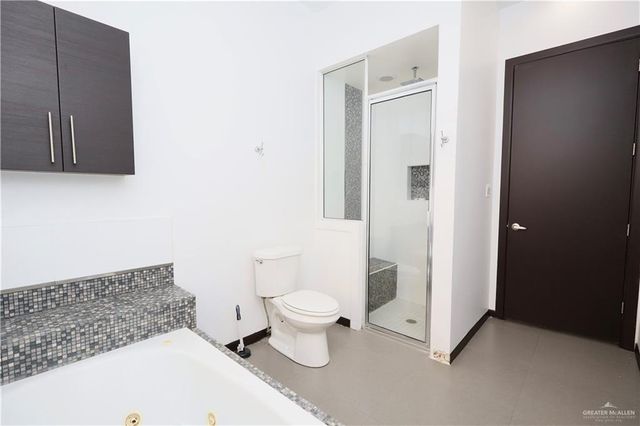 302 Grovewood Avenue, Mission, TX 78572