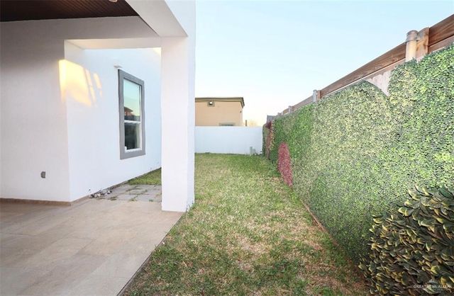 302 Grovewood Avenue, Mission, TX 78572