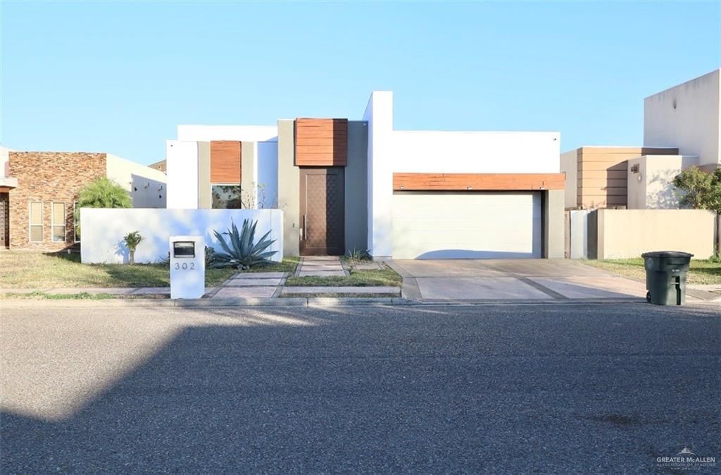 302 Grovewood Avenue, Mission, TX 78572