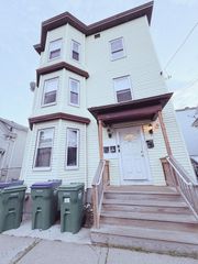 46 Grove St 3, Lynn, MA 01905