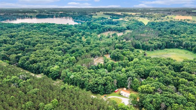 2141 S Parsons Avenue, Fremont, MI 49412