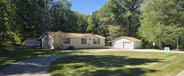 2141 S Parsons Avenue, Fremont, MI 49412