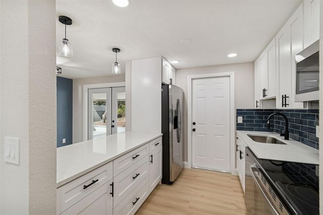 8818 AUBURN WAY, Tampa, FL 33615