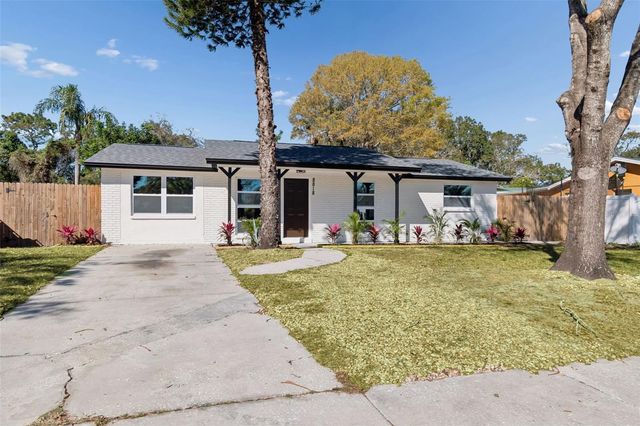 8818 AUBURN WAY, Tampa, FL 33615