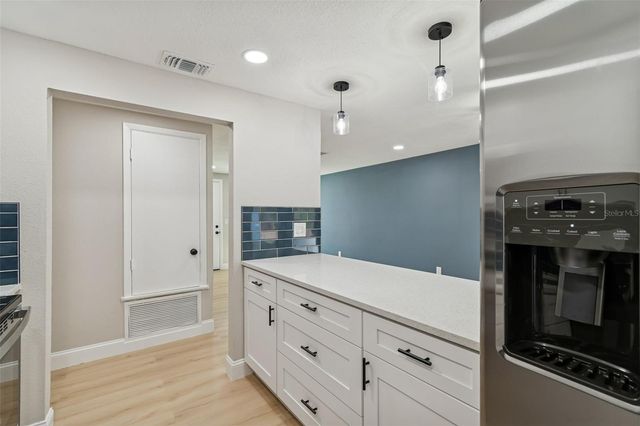 8818 AUBURN WAY, Tampa, FL 33615