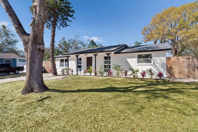 8818 AUBURN WAY, Tampa, FL 33615