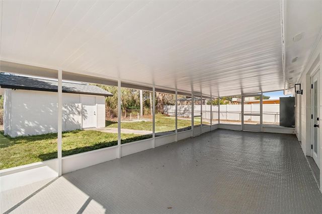 8818 AUBURN WAY, Tampa, FL 33615