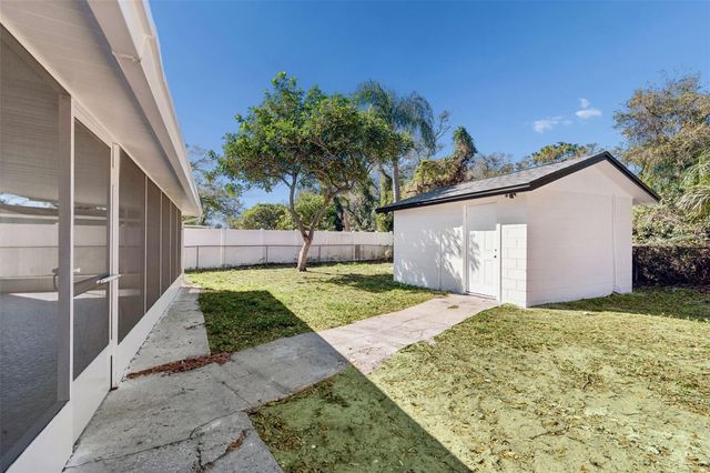 8818 AUBURN WAY, Tampa, FL 33615