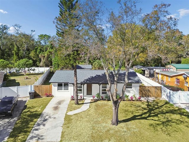 8818 AUBURN WAY, Tampa, FL 33615