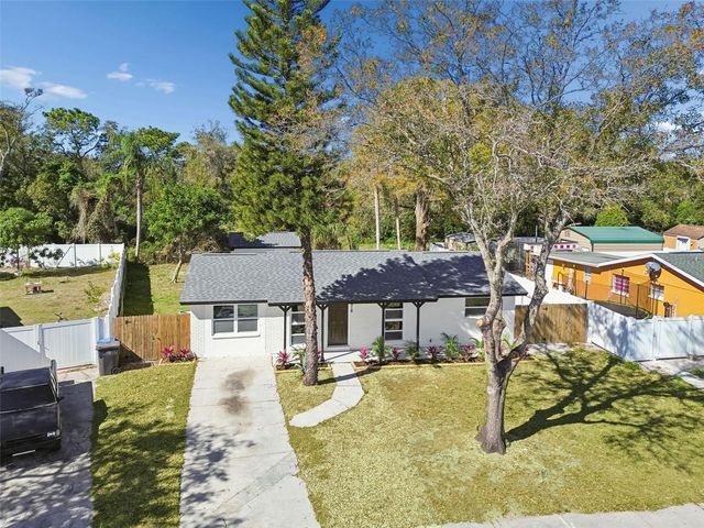 8818 AUBURN WAY, Tampa, FL 33615