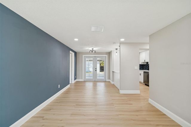 8818 AUBURN WAY, Tampa, FL 33615